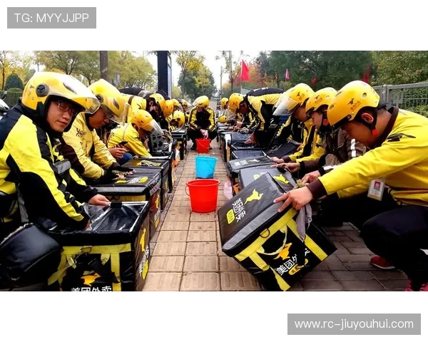 以踢足球的滴滴司机为核心解析城市边缘劳动者群像故事纪实观察录